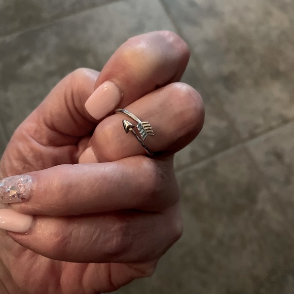 Adjustable sterling silver arrow ring - Picture 2 of 5